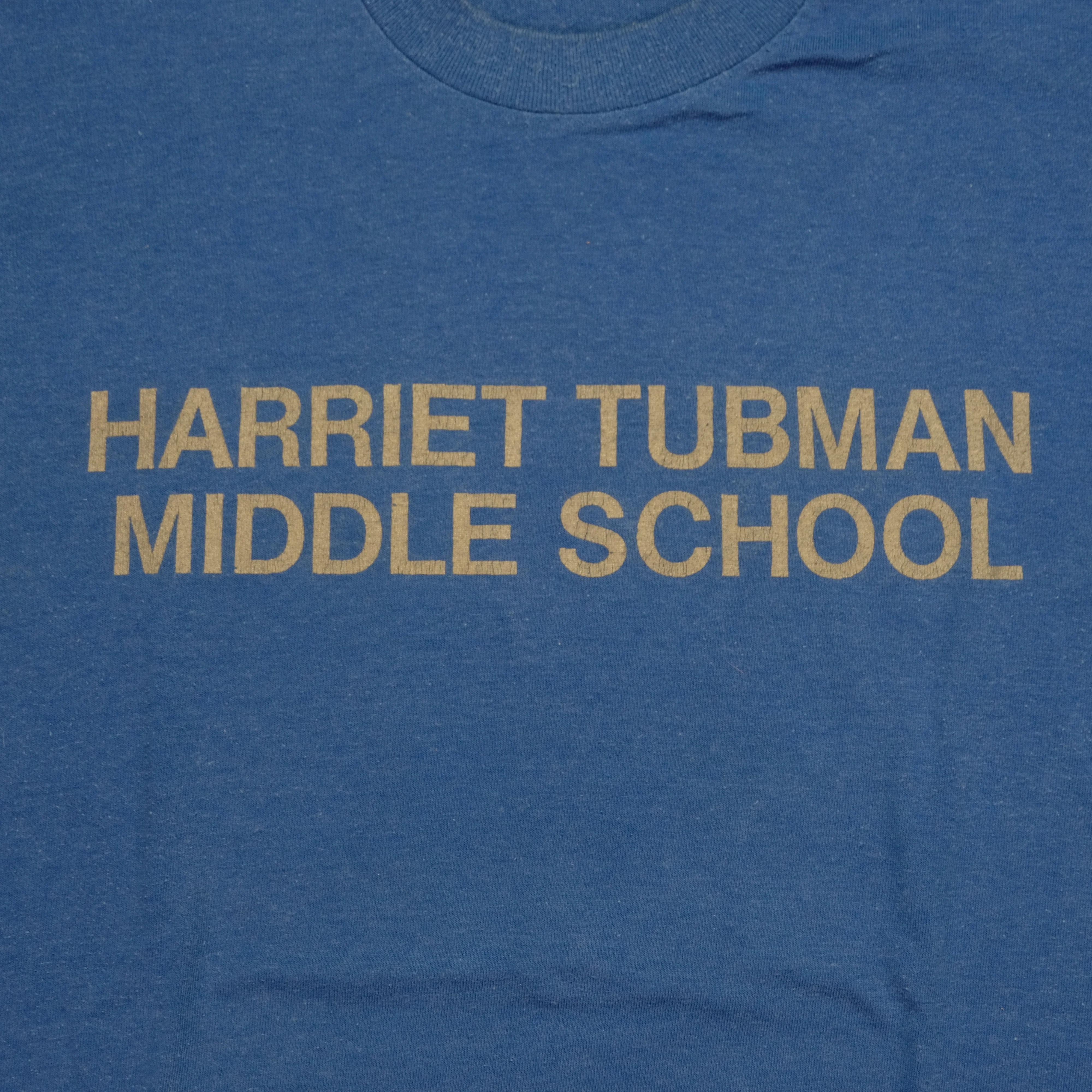 Vintage NIKE Harriet Tubman Middle School Spell Out Swoosh T Shirt 80s Blue M - Image 4